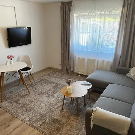 In Reelkirchen Mit 1 Schlafzimmer בלומברג