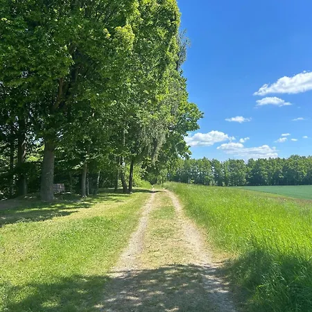דירה In Reelkirchen Mit 1 Schlafzimmer בלומברג